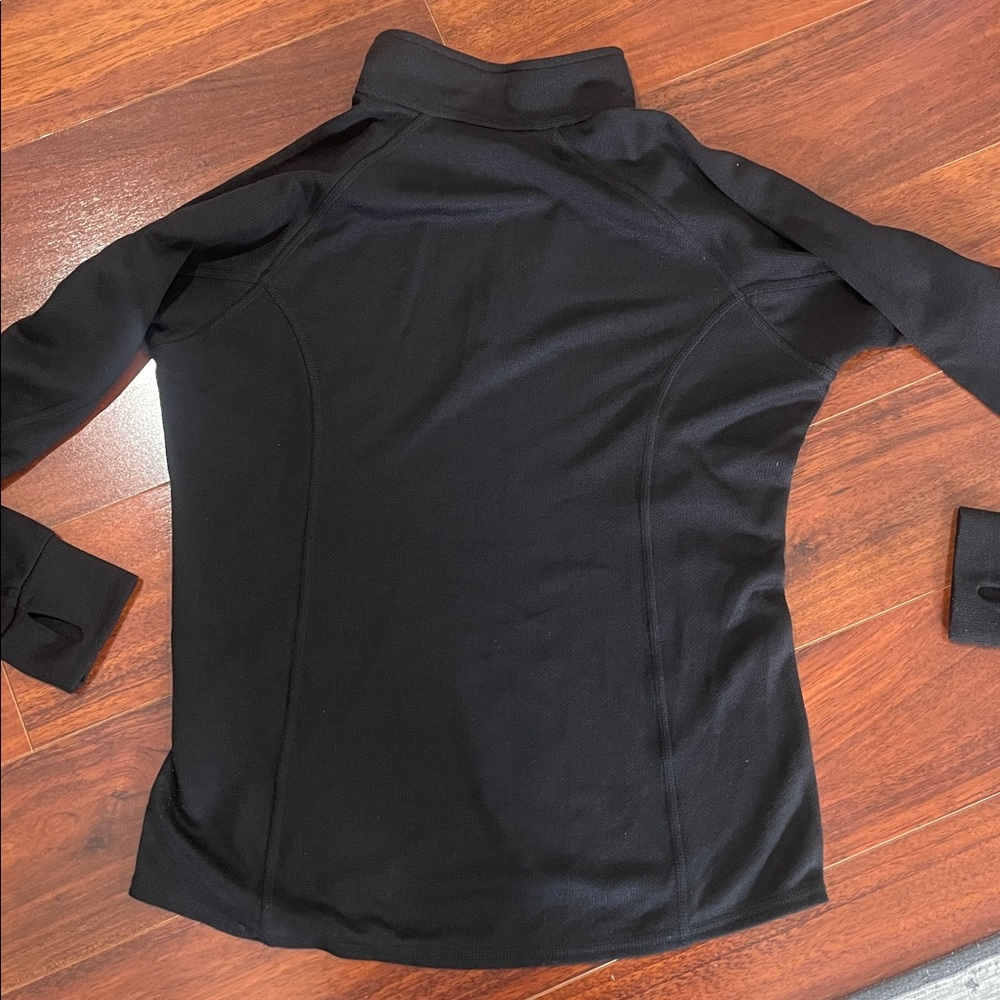 L.L. Bean Women's Black 1/4 Zip Pullover with thumbholes! Size Small, Like new! - Picture 5 of 5